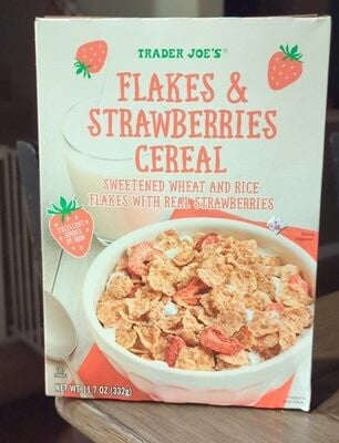 Trader Joe's Flakes & Strawberries Cereal packaging