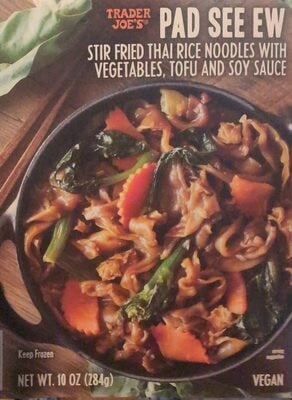 Trader Joe's Pad See Ew Stir Fried Thai Rice Noodles With Vegetables, Tofu And Soy Sauce packaging