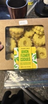 Trader Joe's Lemon Flower Cookies packaging