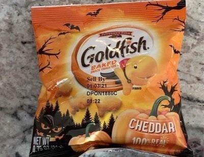 Pepperidge Farm Cheddar Baked Snack Crackers packaging