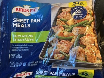 Birds Eye Sheet Pan Meals Chicken With Garlic Parmesan Potatoes, Frozen Meal Resealable Bag packaging