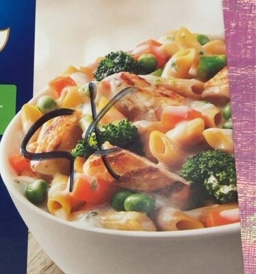 Birds Eye Chicken Alfredo White Meat Chicken With Zucchini Lentil Pasta And Vegetables In A Creamy Alfredo Sauce packaging
