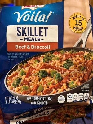 Birds Eye Voila! Beef & Broccoli Skillet Meals packaging