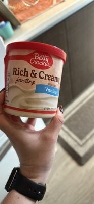 Betty Crocker Rich & Creamy Vanilla Frosting package