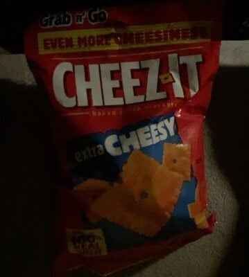 Cheez-It Extra Cheesy Baked Snack Crackers package