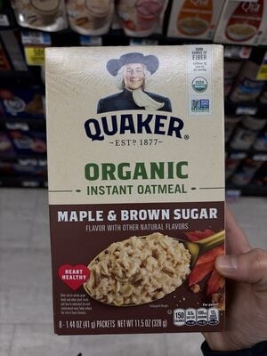 Quaker Maple & Brown Sugar Flavor Organic Instant Oatmeal package