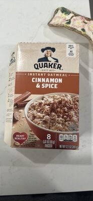 Quaker Cinnamon & Spice Instant Oatmeal packaging