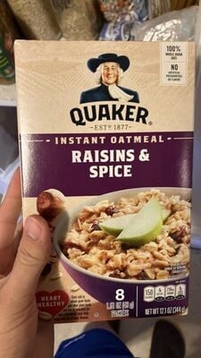 Quaker Raisins & Spice Instant Oatmeal packaging