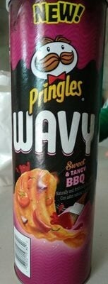 Pringles Wavy Crisps Sweet & Spicy BBQ package
