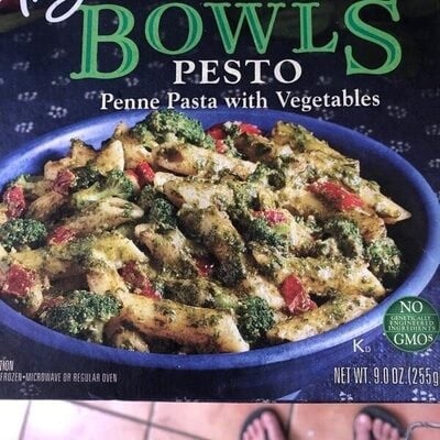 Amy's Pesto Penne Pasta With Vegetables Bowls packaging