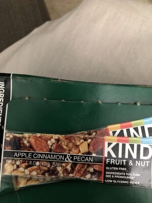 Kind Apple Cinnamon & Pecan Fruit & Nut Bars package